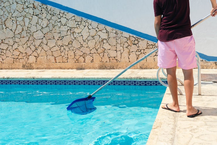 Pool cage cleaning
